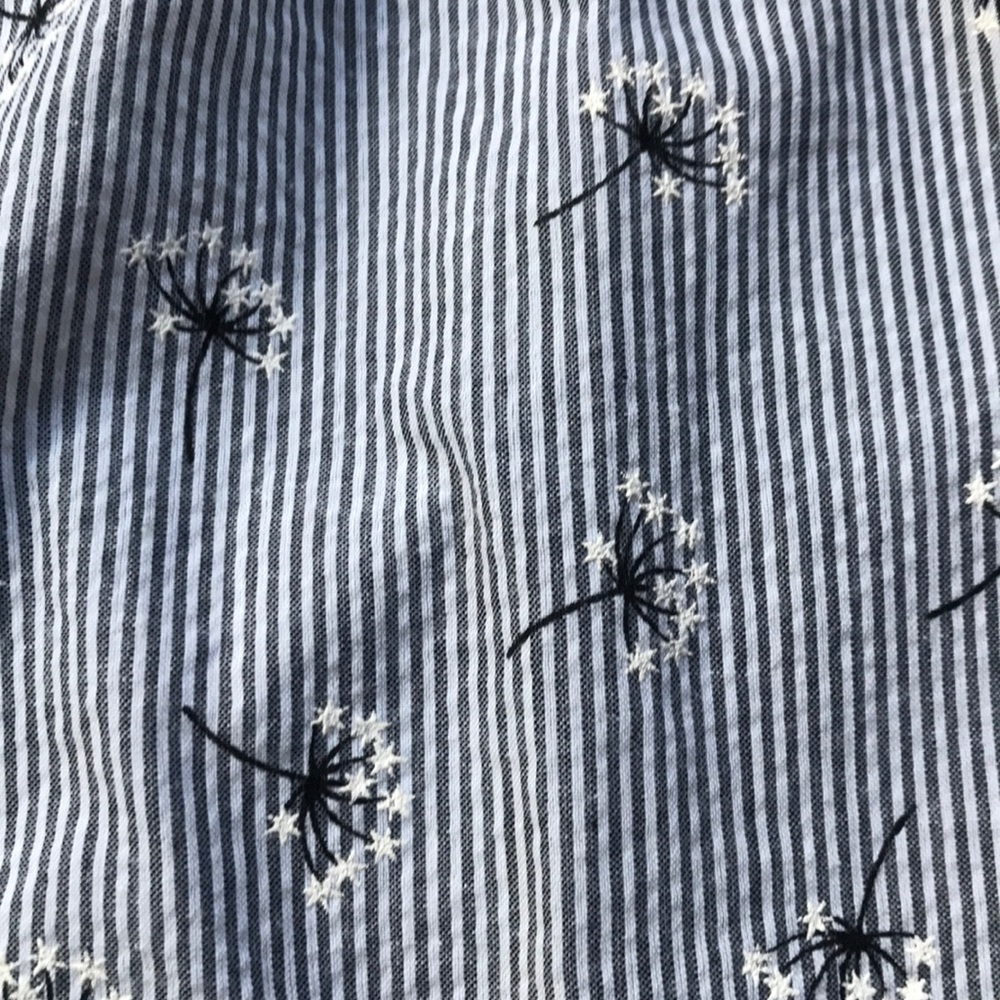 NWT Off the shoulder striped daisy print top M - Picture 2 of 5